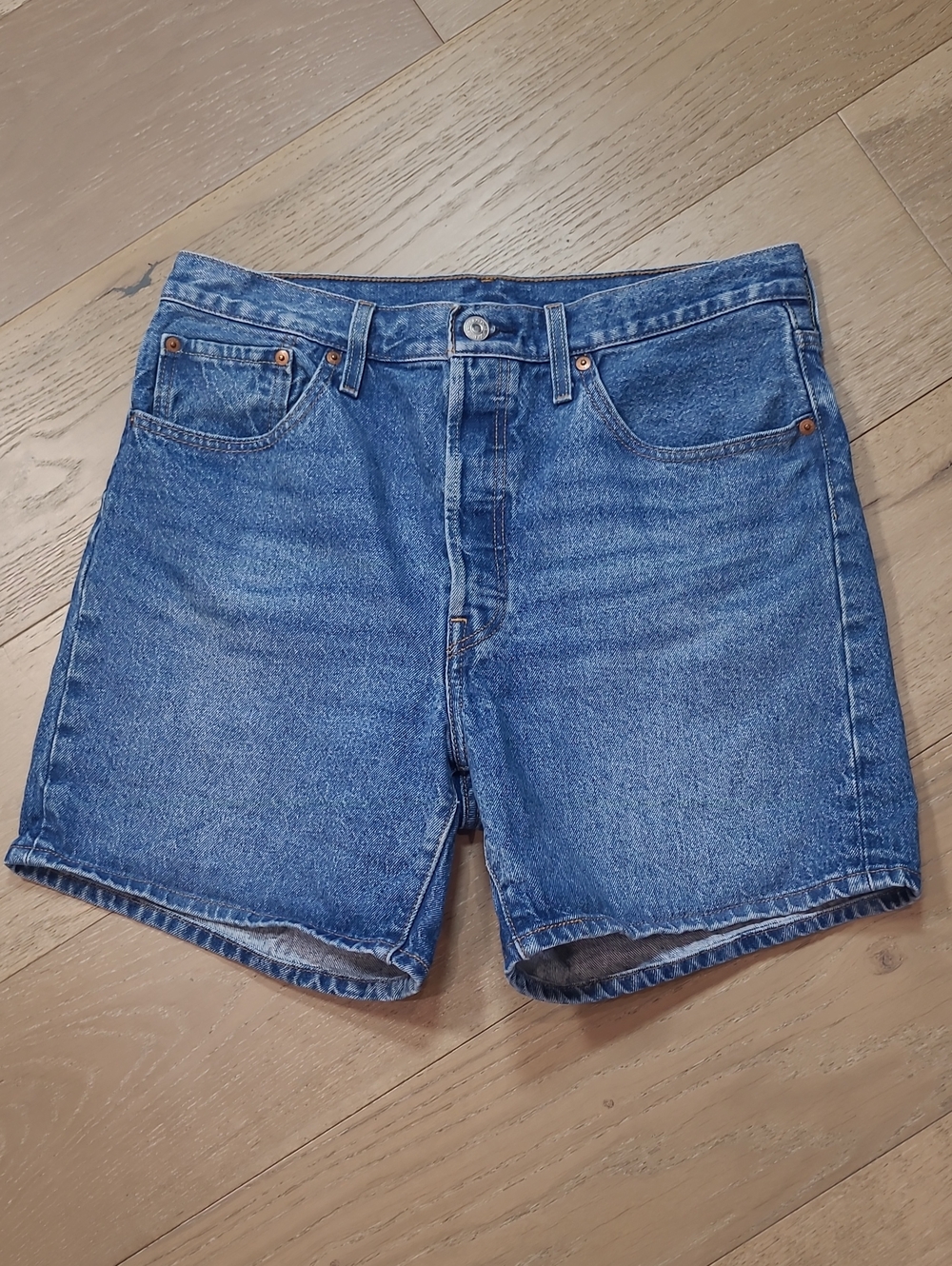 Levi’s 501 Button Fly High Rise Jean Shorts Sz 32
